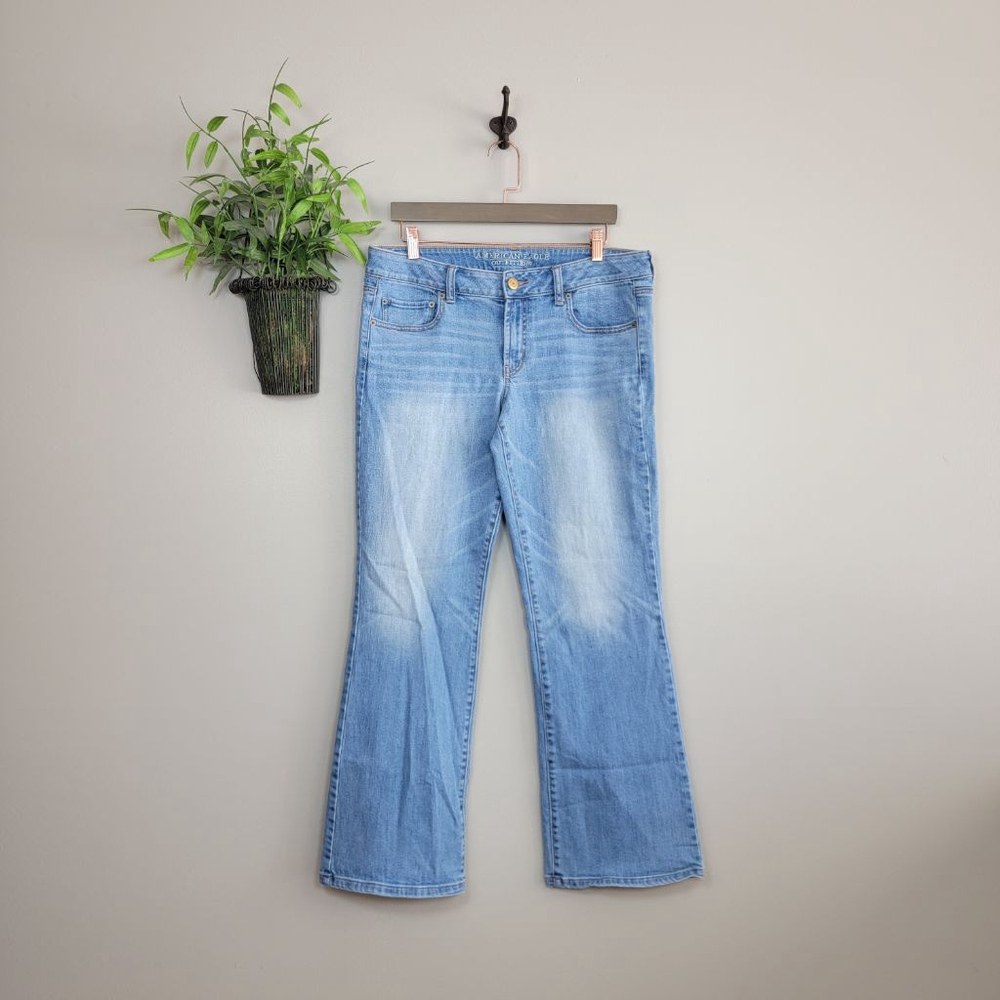 American Eagle Favorite Boyfriend Jeans Bootcut Flare Light Blue Wash AE 14
